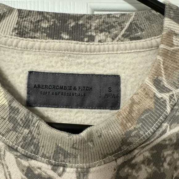 Yosemite Camouflage Men's Sweater - Picture 3 of 4